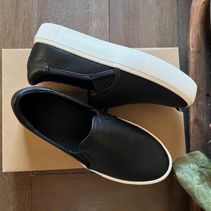 NEW UGG Black Leather Pull On Platform Sneakers Shoes Size 7